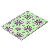 Retro Purple flowers on Green Background   Notizblock (Linke Seite)