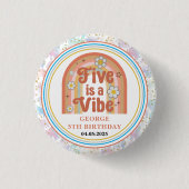 Retro Rainbow FIVE is a Vibe Groovy 5th Birthday Button (Vorderseite)