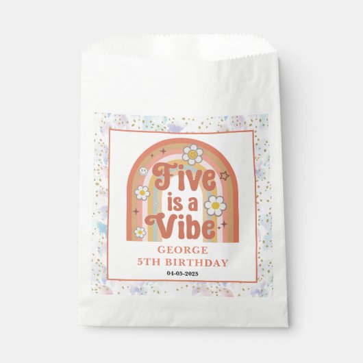 Retro Rainbow FIVE is a Vibe Groovy 5th Birthday Geschenktütchen (Vorderseite)