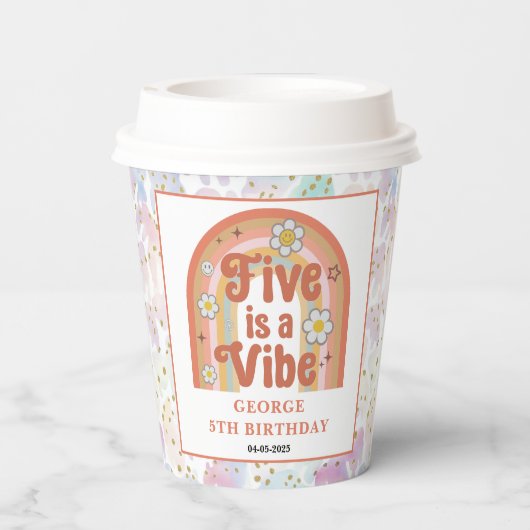 Retro Rainbow FIVE is a Vibe Groovy 5th Birthday Pappbecher (Rückseite)