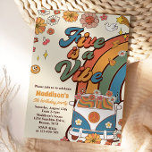 Retro Rainbow Five ist ein Vibe Groovy 5. Geburtst Einladung