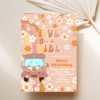 Retro Rainbow Five ist ein Vibe Groovy 5. Geburtst Einladung