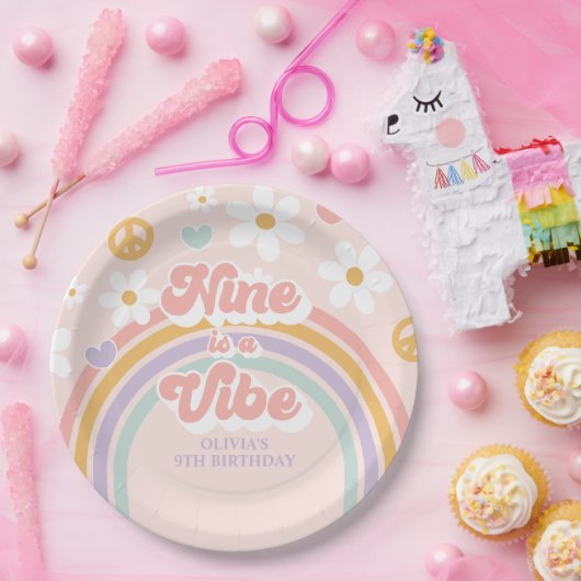 Retro Rainbow Nine ist ein Vibe 9. Pappteller (Party)