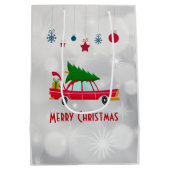 Retro Red Car mit einem Weihnachtsbaum Mittlere Geschenktüte (Rückseite)