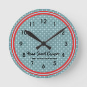 Retro Red und Aquamarin Camper Runde Wanduhr (Vorderseite)