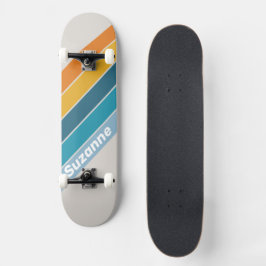 Retro-Regenbogen mit Name Skateboard