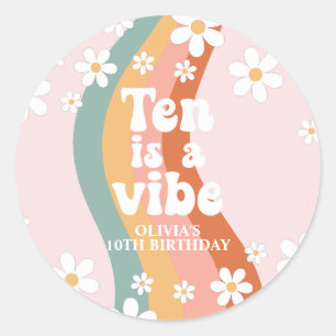 Retro Regenbogen Zehn ist eine Stimmung Daisy 10. Runder Aufkleber