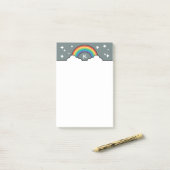 Retro-Regenbogenwolken und Sterne Monogramm Post-it Klebezettel (Auf Schreibtisch)