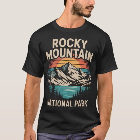 Retro Rocky Mountain National Park Hiking Camping  T-Shirt (Vorderseite)