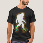 Retro Roller Skating Bigfoot Design T-Shirt (Vorderseite)