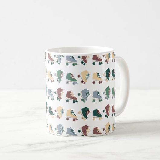 Retro Rollerskates Green Dusty Pink Pattern Kaffeetasse (VorderseiteRechts)