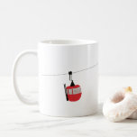Retro Rot Skilift Gondelbahn Personalisiert Kaffeetasse<br><div class="desc">Minimalistisches rotes Skiliftdesign für Skifahrer und Skifahrer. Rote Skilifte sind ein personalisiertes Weihnachtsgeschenk für ihn oder sie. Skilanglaufgeschenke von Xmas.</div>