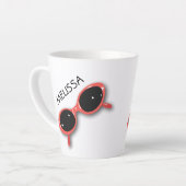 Retro Rote Sonnenbrille PERSONALISIERT Milchtasse (Linke Ecke)