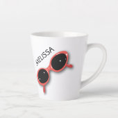 Retro Rote Sonnenbrille PERSONALISIERT Milchtasse (Rechts)