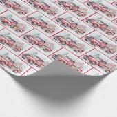 Retro roter LKW in Schneeflocken Geschenkpapier (Ecke)