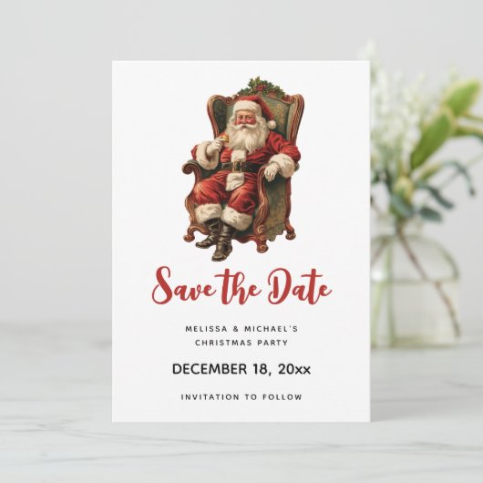 Retro Santa Claus sitzt in einem Stuhl Weihnachten Save The Date (Stehend Vorderseite)