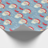 Retro Santa on Pastel Blue Christmas Geschenkpapier (Ecke)