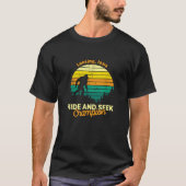 Retro Sasquatch Lansing Iowa Bigfoot Staat Souveni T-Shirt (Vorderseite)
