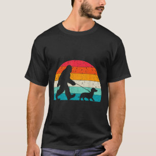 Retro Sasquatch Liebhaber Doxie Wiener Hund Spazie T-Shirt