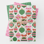Retro Scandi Christmas Ornaments - Green Red White Geschenkpapier Set (Beispiel)