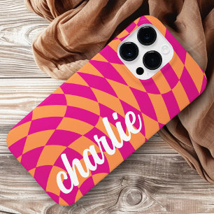 Retro-Schachbrett mit wirbelnder Welle in rosa Ora Case-Mate iPhone 14 Pro Max Hülle