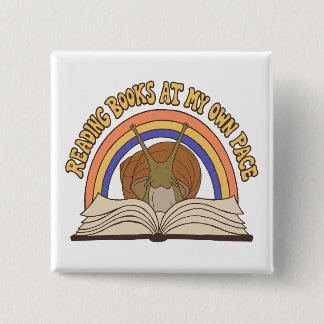 Retro-Schnecke liest Bücher Button