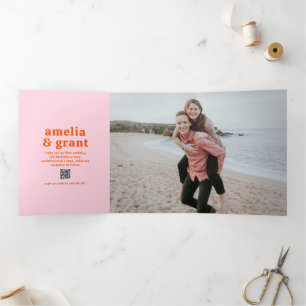 Retro-Schrift Orange und Pink QR-Code Foto-Hochzei Dreifach Gefaltete Einladung