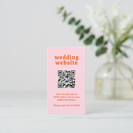 Retro Schriftart Orange und Pink QR Code Moderne H Begleitkarte (Stehend Vorderseite)