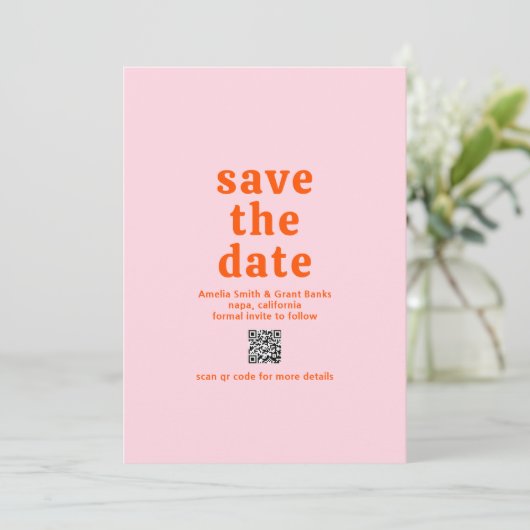 Retro Schriftart Orange und Pink QR Code Moderne H Save The Date (Stehend Vorderseite)