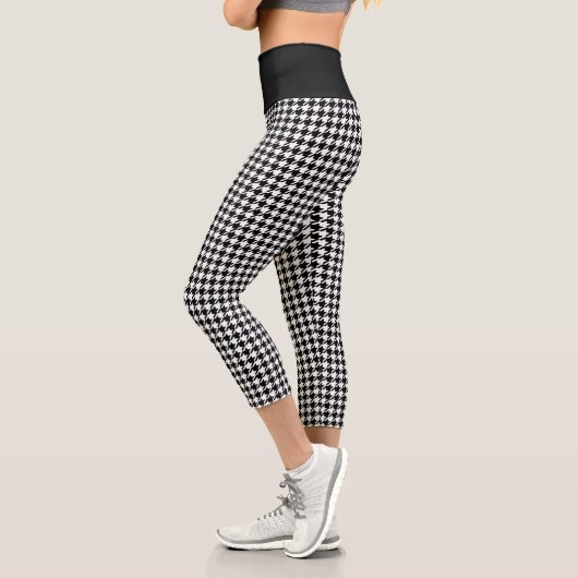 Retro-Schwarz-Weiß-Hahnentrittmuster-Muster Capri Leggings (Links)