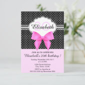Retro Schwarz-weiß Polka dots rosa mädchenhaften G Einladung (Stehend Vorderseite)