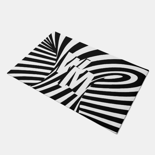 Retro Schwarz-weiße Abstrakte Zebra-Musterinitiale Fußmatte (Schrägansicht)