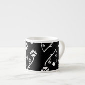 Retro Schwarz-weiße Blume Espresso Tasse (Vorderseite Rechts)