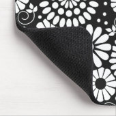 Retro Schwarz-weiße Blume mousepad (Ecke)