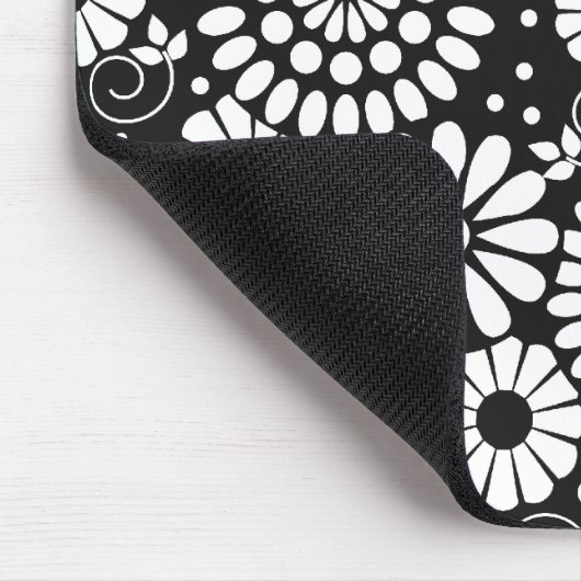 Retro Schwarz-weiße Blume mousepad (Ecke)