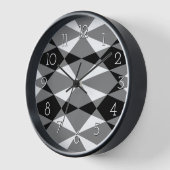 Retro Schwarz-weiße Dreieck Quadrate Mosaikmuster Uhr (Winkel)
