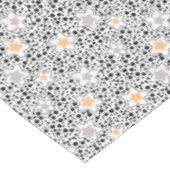 Retro schwarz-weiße Polka Punkte mit Sternen Tischdecke (Schrägansicht)