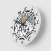 Retro schwarzer männlicher Arzt Runde Wanduhr (Winkel)