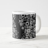 Retro Schwarzweiss-Quadrate Jumbo-Tasse (Vorderseite Rechts)