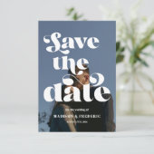 Retro-Script-Hochzeits-QR-Code Save The Date (Stehend Vorderseite)