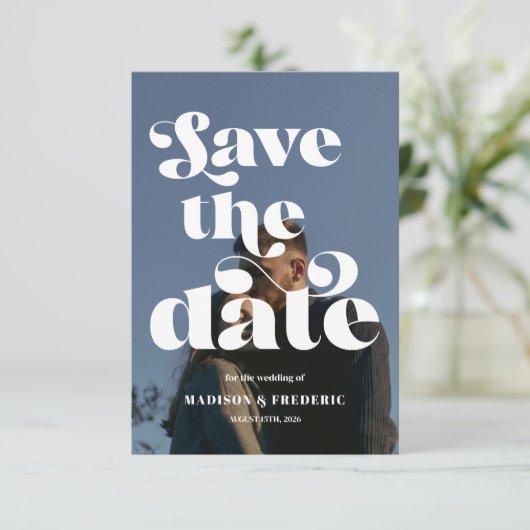 Retro-Script-Hochzeits-QR-Code Save The Date (Stehend Vorderseite)