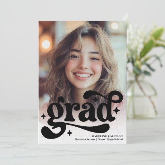 Retro Script Schwarz-weiß 4 Foto Abschluss Einladung (Stehend Vorderseite)