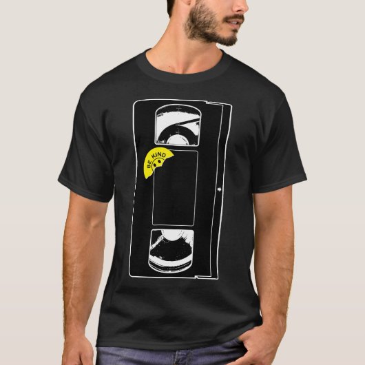 Retro Sei Nett VHS T-Shirt (Vorderseite)