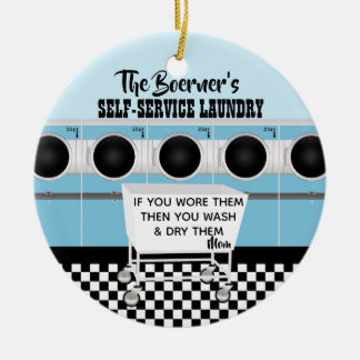 Retro-Selbstbedienungswäscherei, die sie die Arbei Keramik Ornament