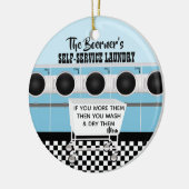 Retro-Selbstbedienungswäscherei, die sie die Arbei Keramik Ornament (Links)