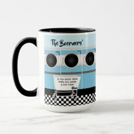 Retro-Selbstbedienungswäscherei, die sie die Arbei Tasse