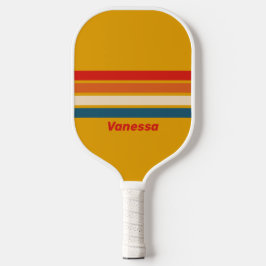 Retro-Senf-Querstreifendesign mit Namen Pickleball Schläger