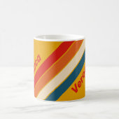 Retro-Senfgestreift mit Namen Kaffeetasse (Mittel)