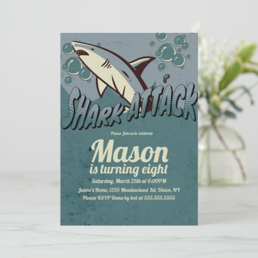 Retro Shark Themed Birthday Party Einladung (Stehend Vorderseite)
