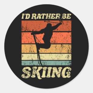 Retro Ski Urlaub Wintersportler Ich würde eher Runder Aufkleber